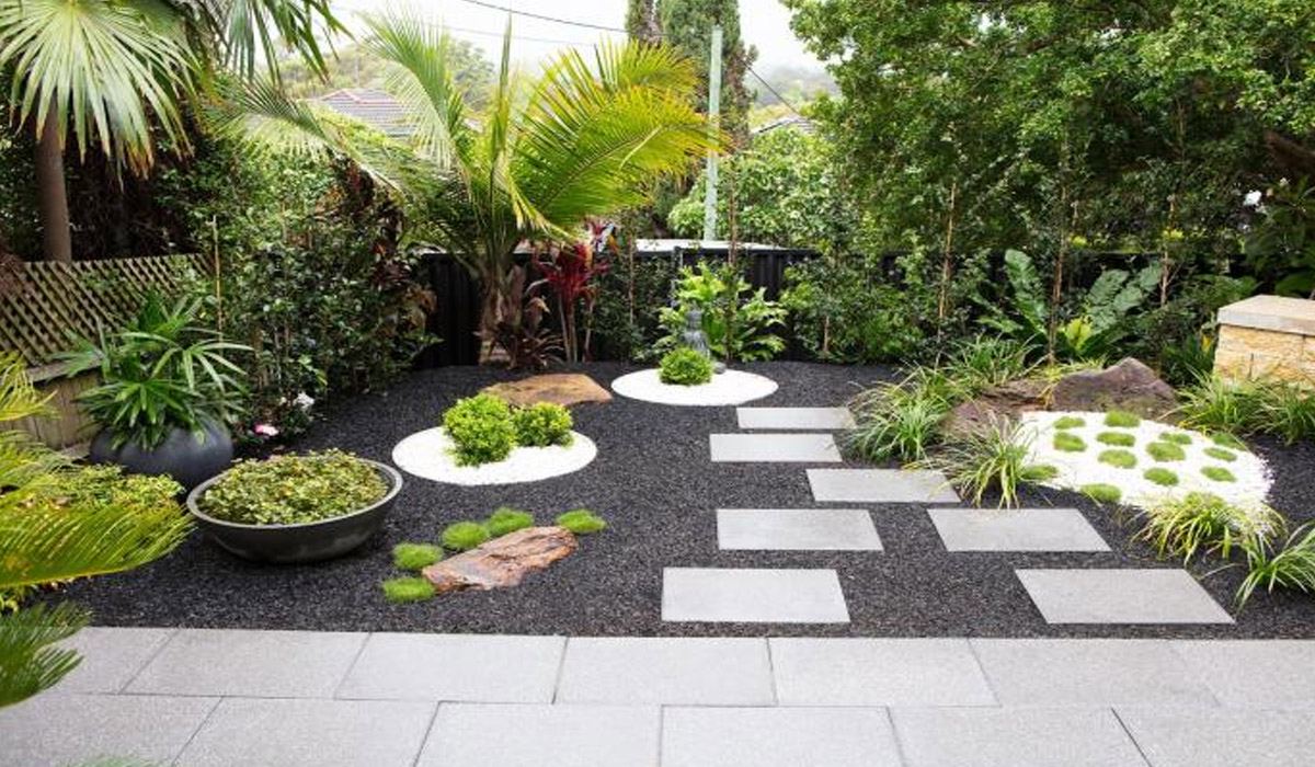 Landscape Design Ideas To Create A Romantic Garden Walkway